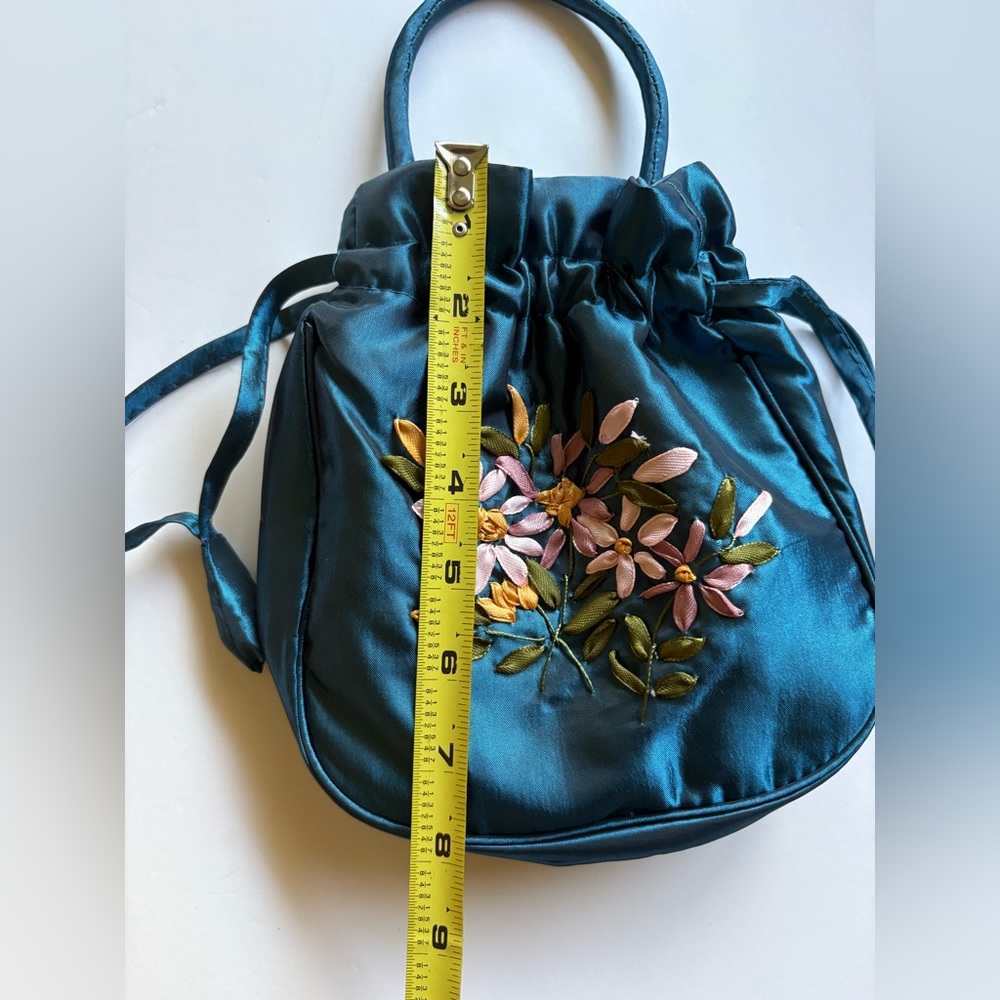 Chic Floral Embroidered Satin Mini tote Bag - Picture 6 of 10